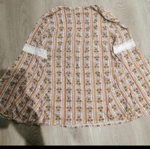 Modcloth novelty bells and giggles bell sleeve top - Picture 8 of 8